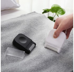 Portable Travel  Manual  Lint Remover Clothes Sweater White